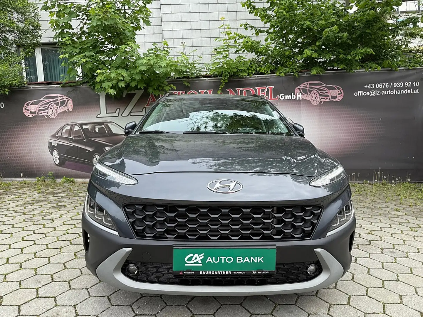Hyundai KONA Kona 1,6 CRDi 48V 4WD Trend Line DCT Aut. Grijs - 2