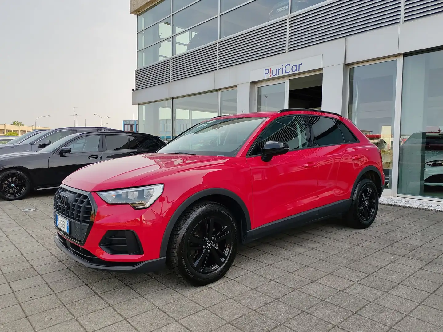 Audi Q3 35 TDI STronic 150cv FariLED CarPlay Sensori DAB Rosso - 1