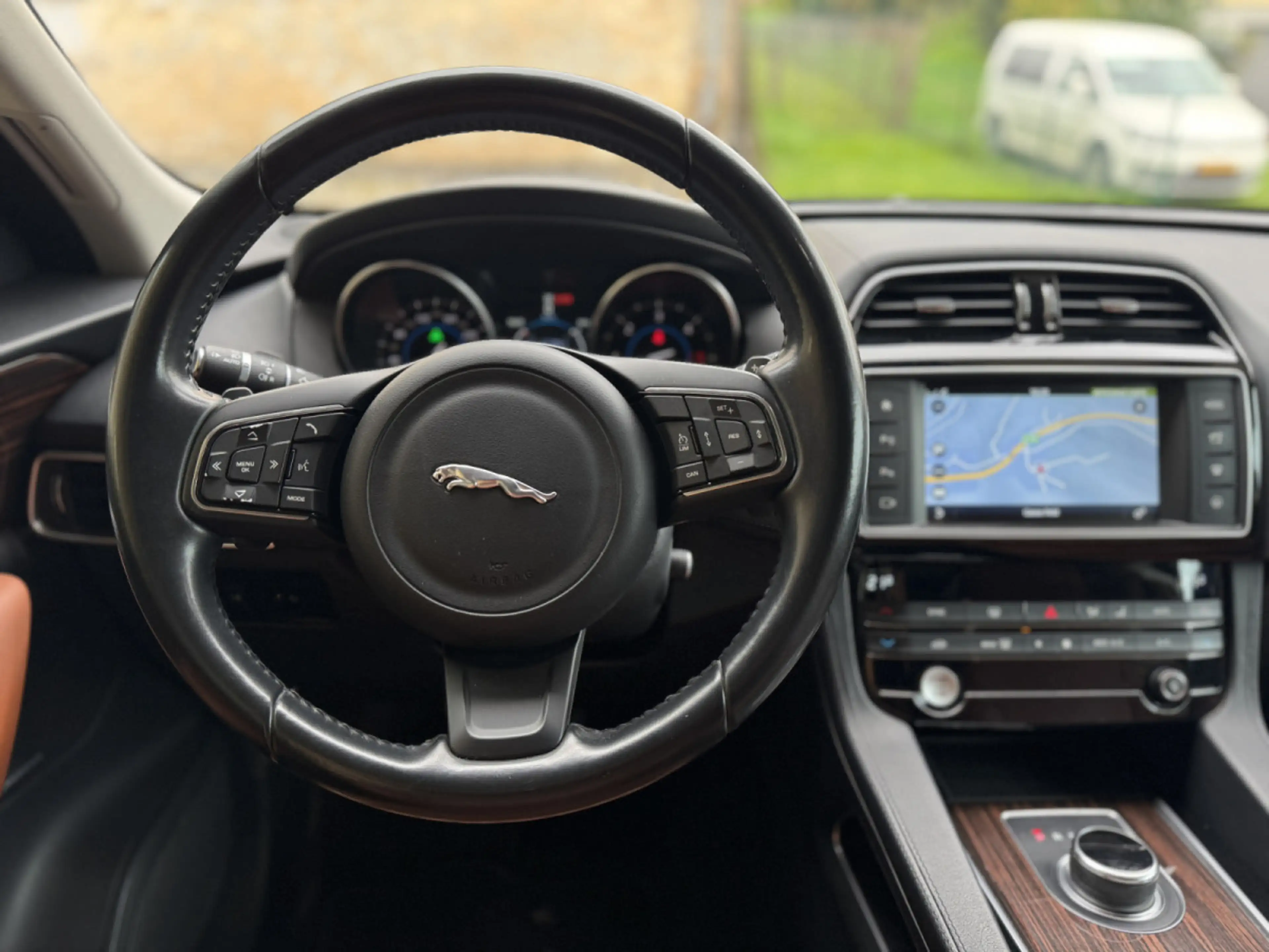 Jaguar F-Pace Jaguar F-PACE Portfolio 30d AWD - 221kW — photo 11