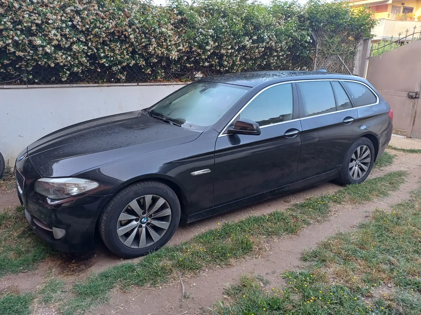 BMW 520 520d Touring Business auto Nero - 1