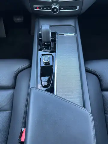 Volvo XC60 view 16