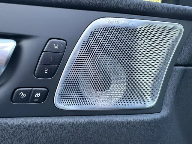 Volvo XC60 view 21