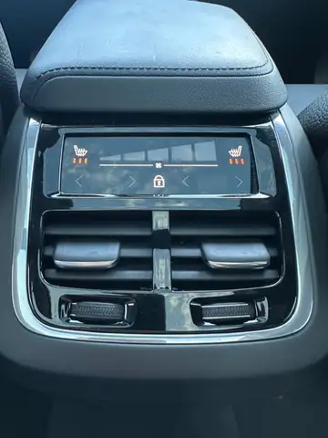 Volvo XC60 view 23