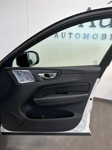 Volvo XC60 view 9