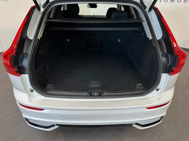 Volvo XC60 view 6