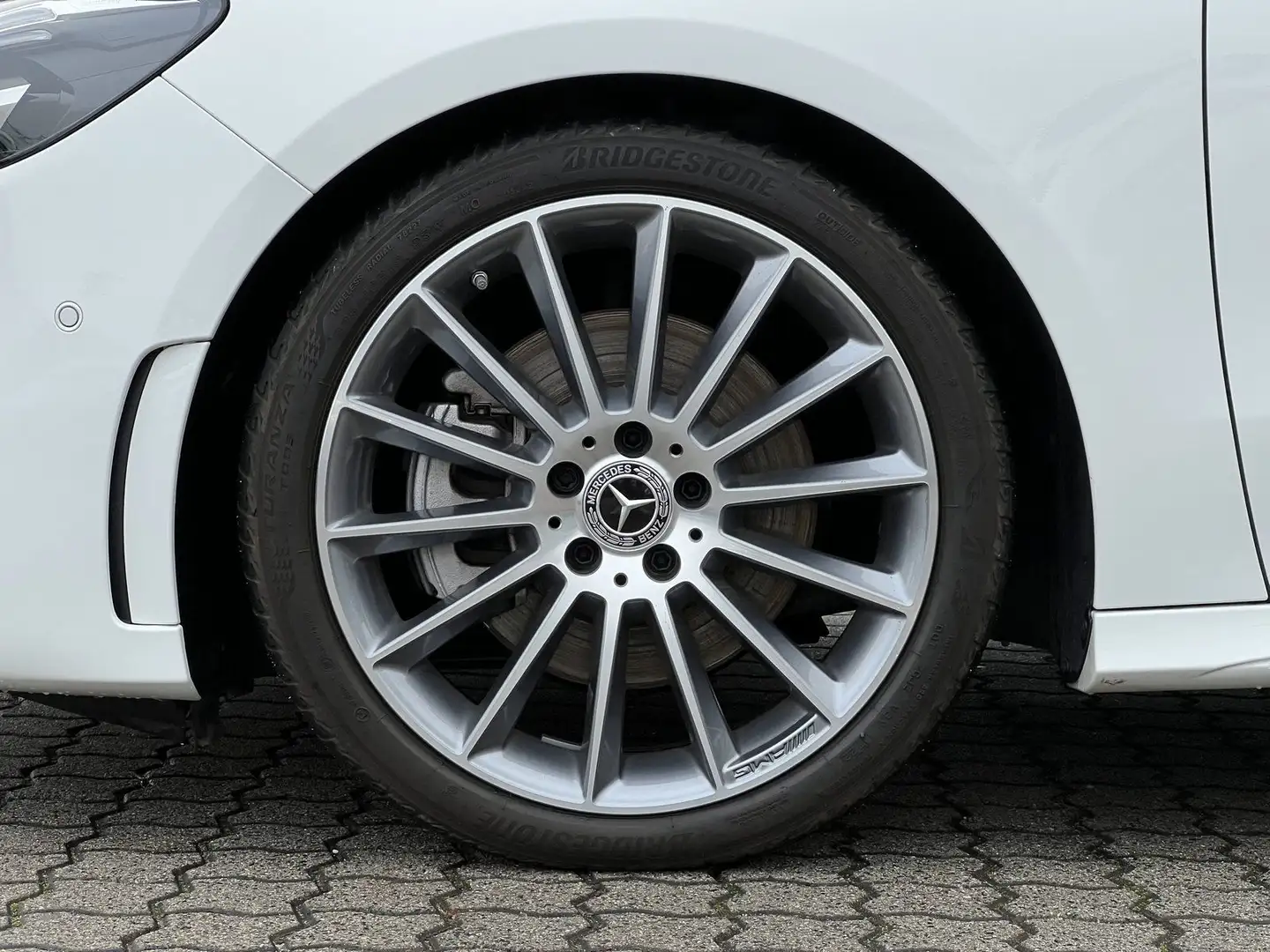 Mercedes-Benz B 250 AMG Night KeylessGo+AHK+EASY+Standheizung! Weiß - 2