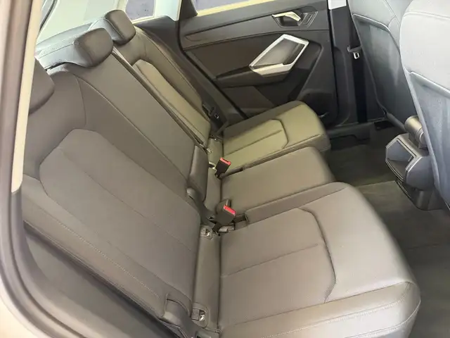 Audi Q3 view 16