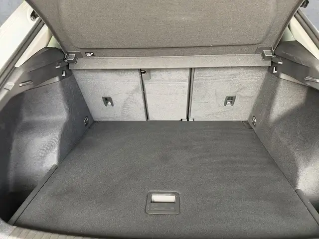 Audi Q3 view 14