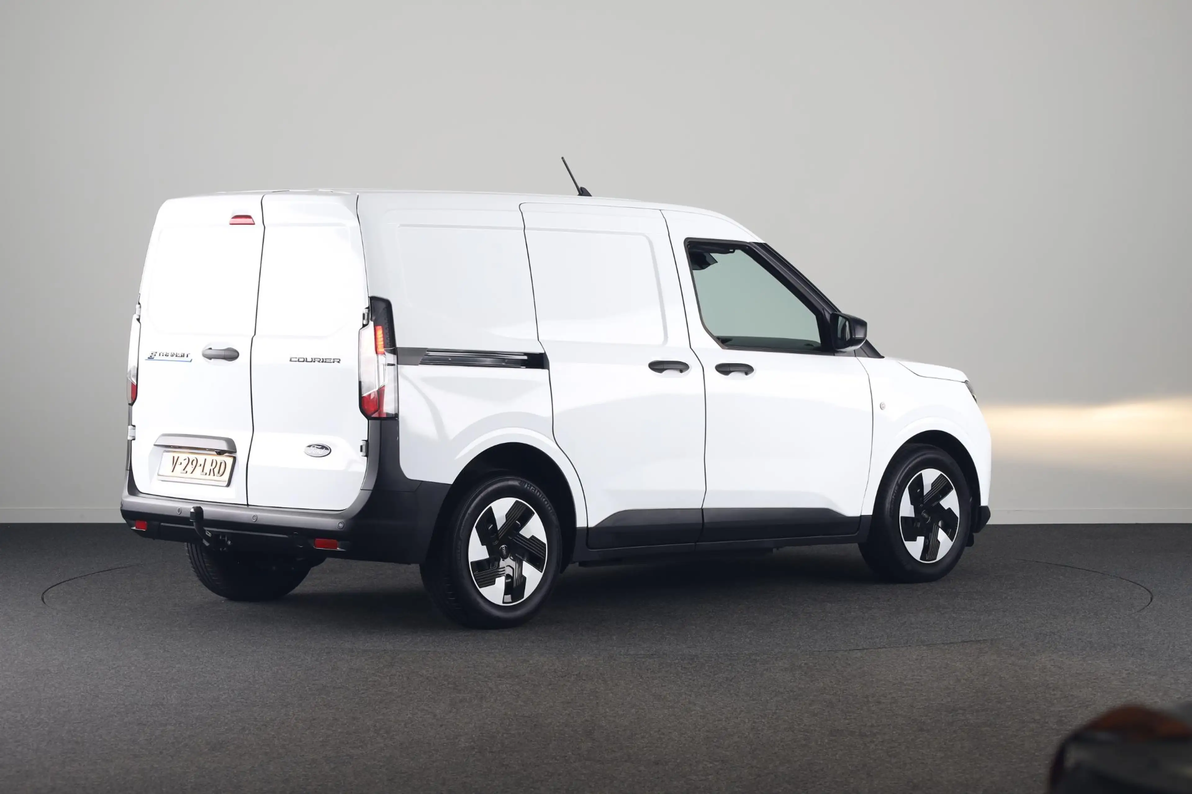 Ford Transit Courier E-Transit Trend 44 kWh | Adaptive Cruise Control | — photo 2