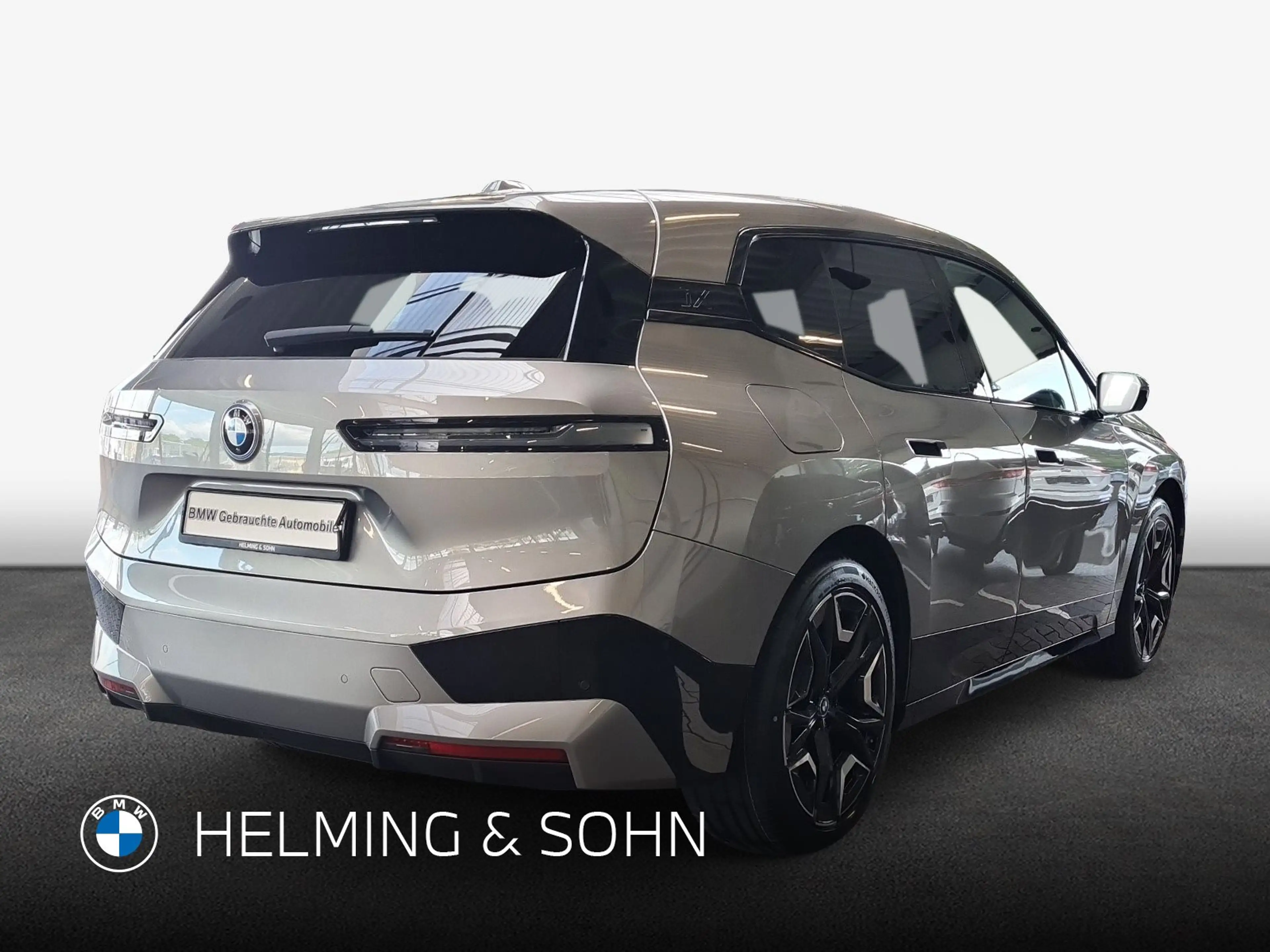 BMW iX xDrive40 Sportpaket AHK HK HiFi DAB Massage uvm. — photo 2
