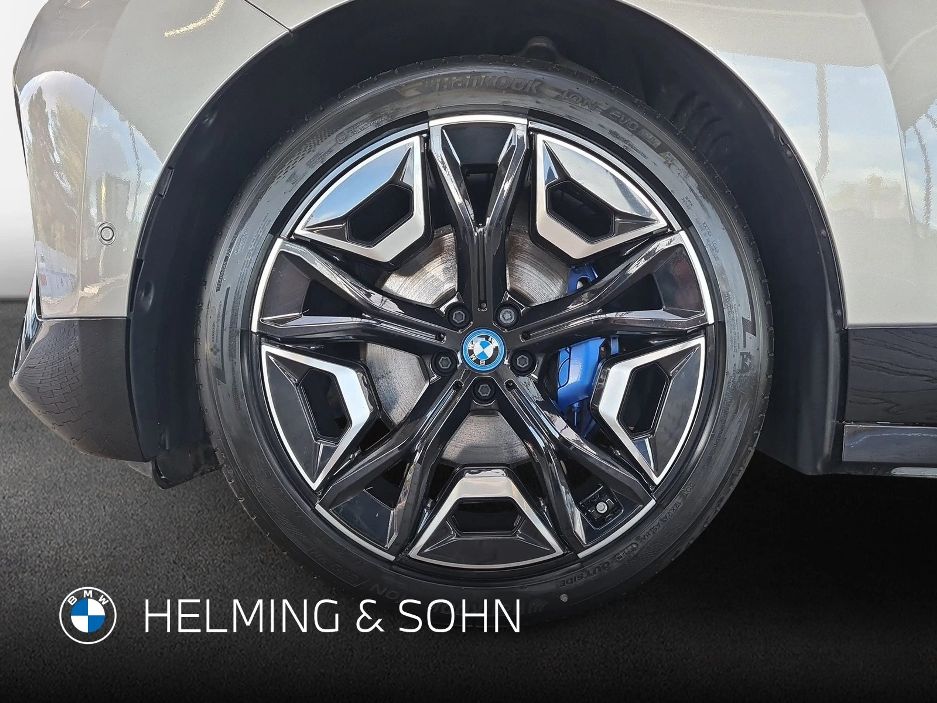 BMW iX xDrive40 Sportpaket AHK HK HiFi DAB Massage uvm. — photo 7