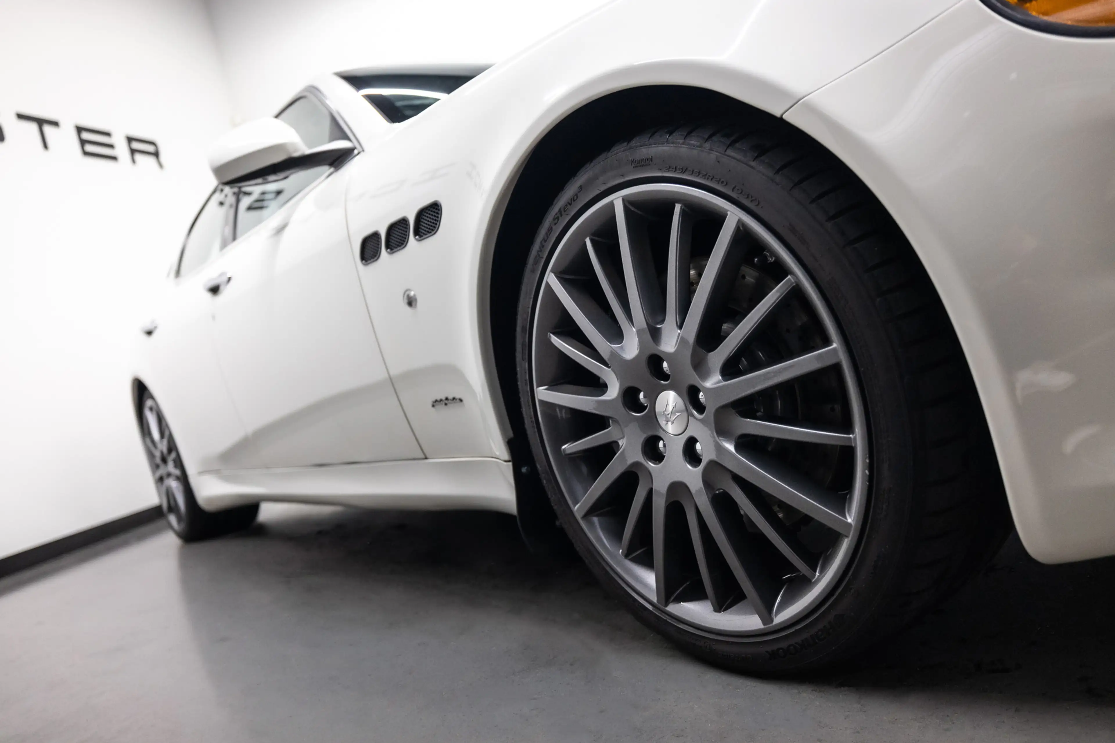 Maserati Quattroporte 4.7 GTS Fiscale waarde € 15.000,- — photo 9