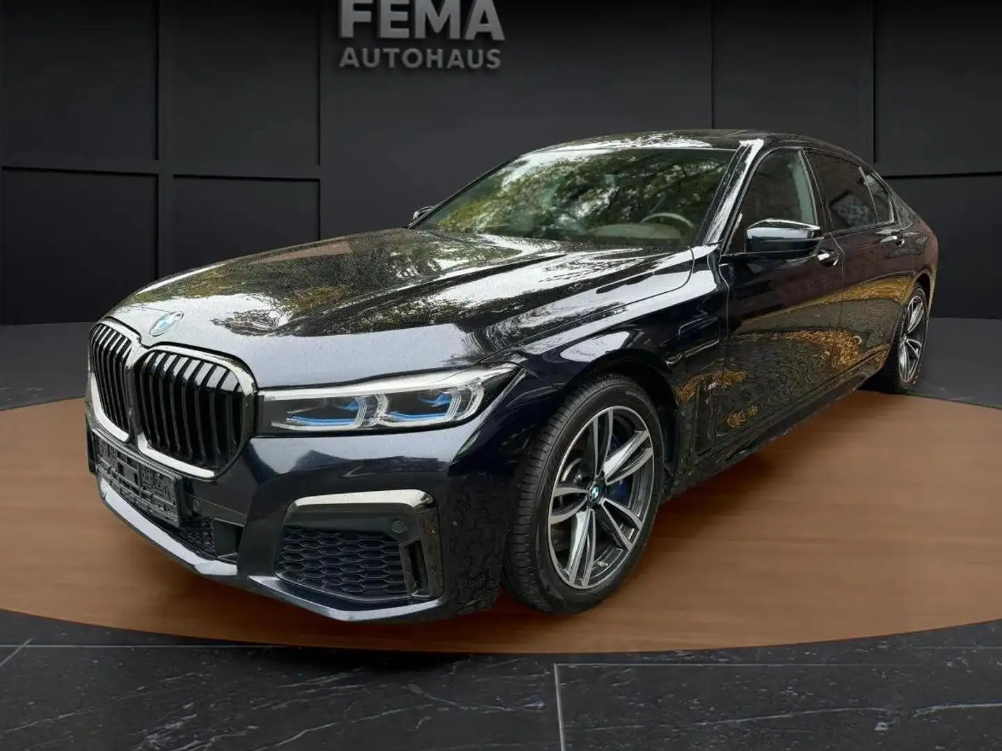 BMW 745 745Le xDrive  M Sport Lounge TV+ Massage Soft h&k Schwarz - 1