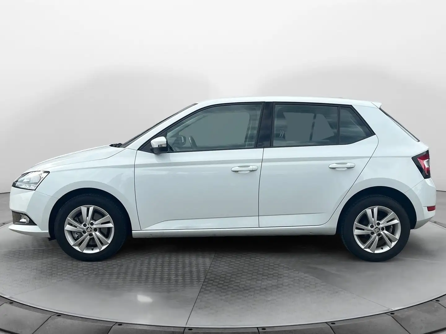 Skoda Fabia 1.0 TSI Ambition KLIMA*SZHG*KAM*CARPLAY Weiß - 2
