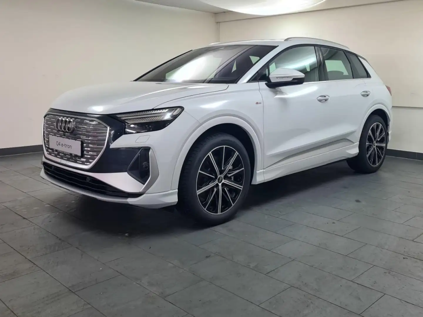 Audi Q4 e-tron Q4 55 e-tron quattro S line Pano WPumpe HUD ACC Weiß - 2