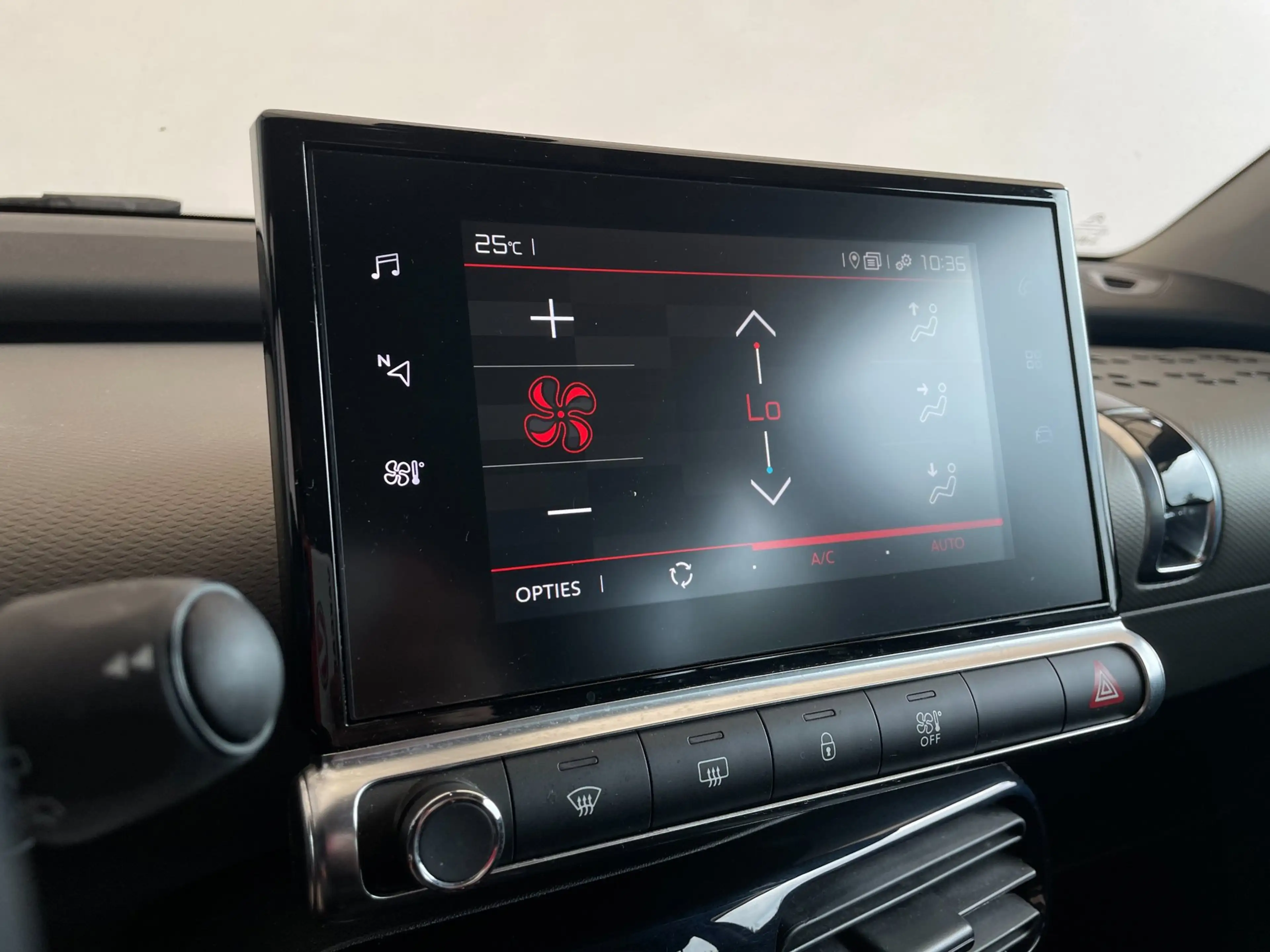 Citroen C4 Cactus 1.2 PureTech Feel|Cruise Control|Carplay|Camera — photo 15