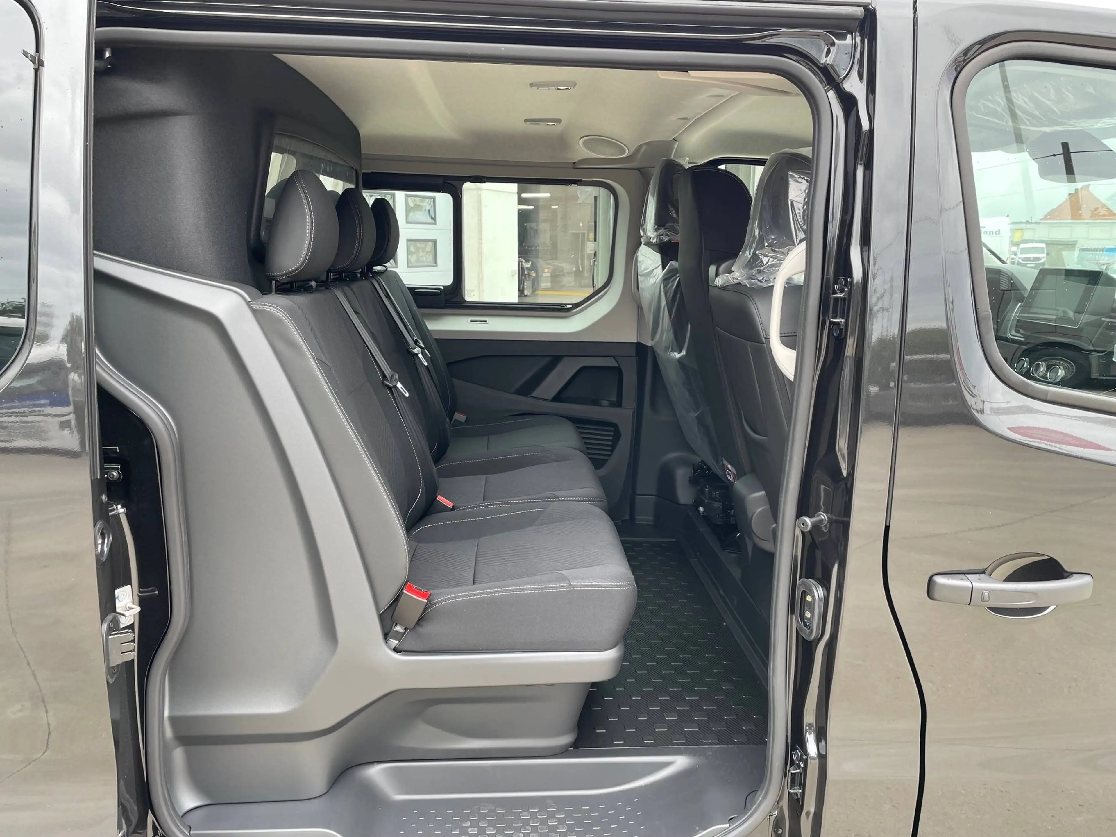 Renault Trafic Exclusive Van Crew L2H1 — photo 11