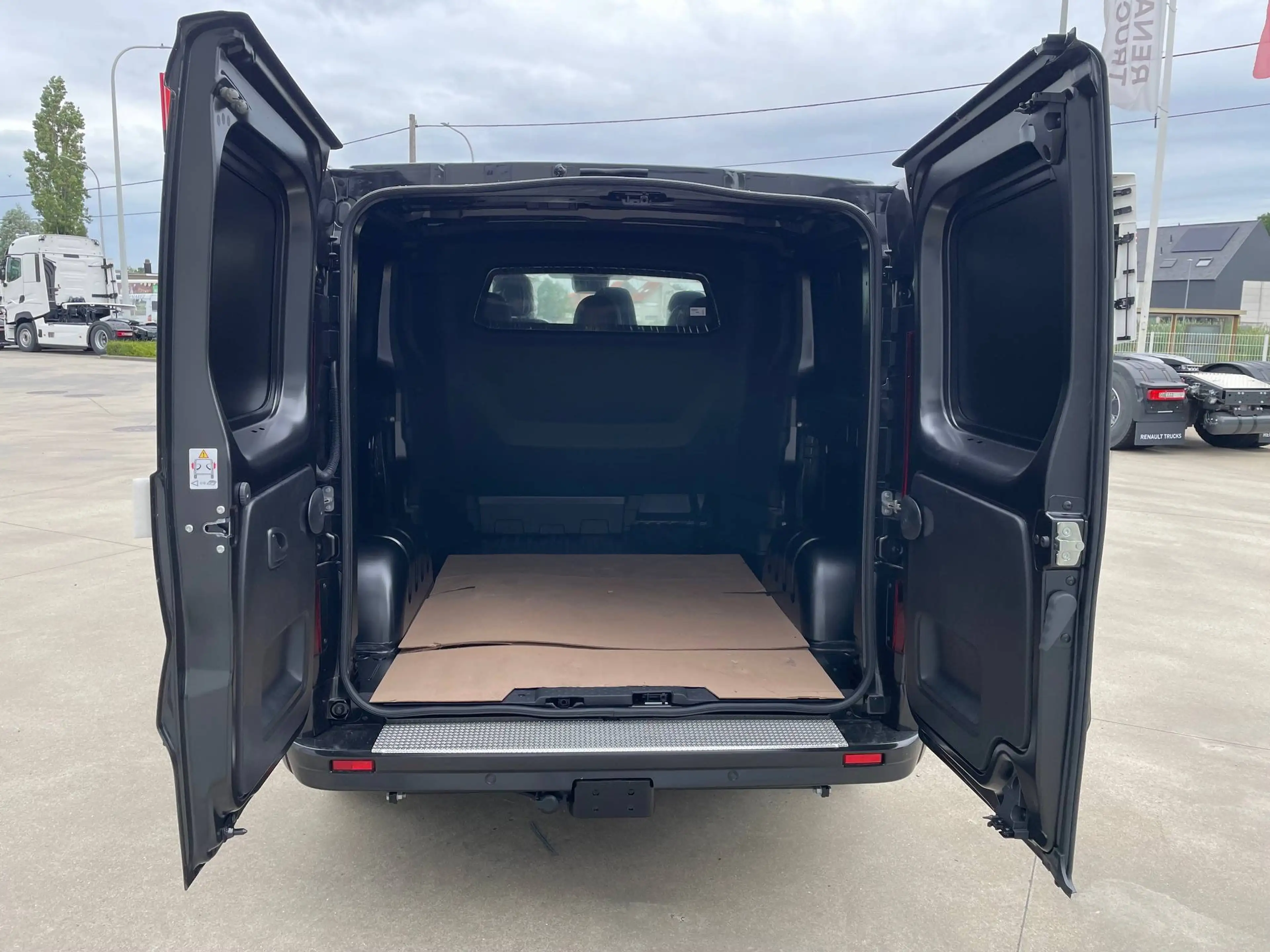 Renault Trafic Exclusive Van Crew L2H1 — photo 6