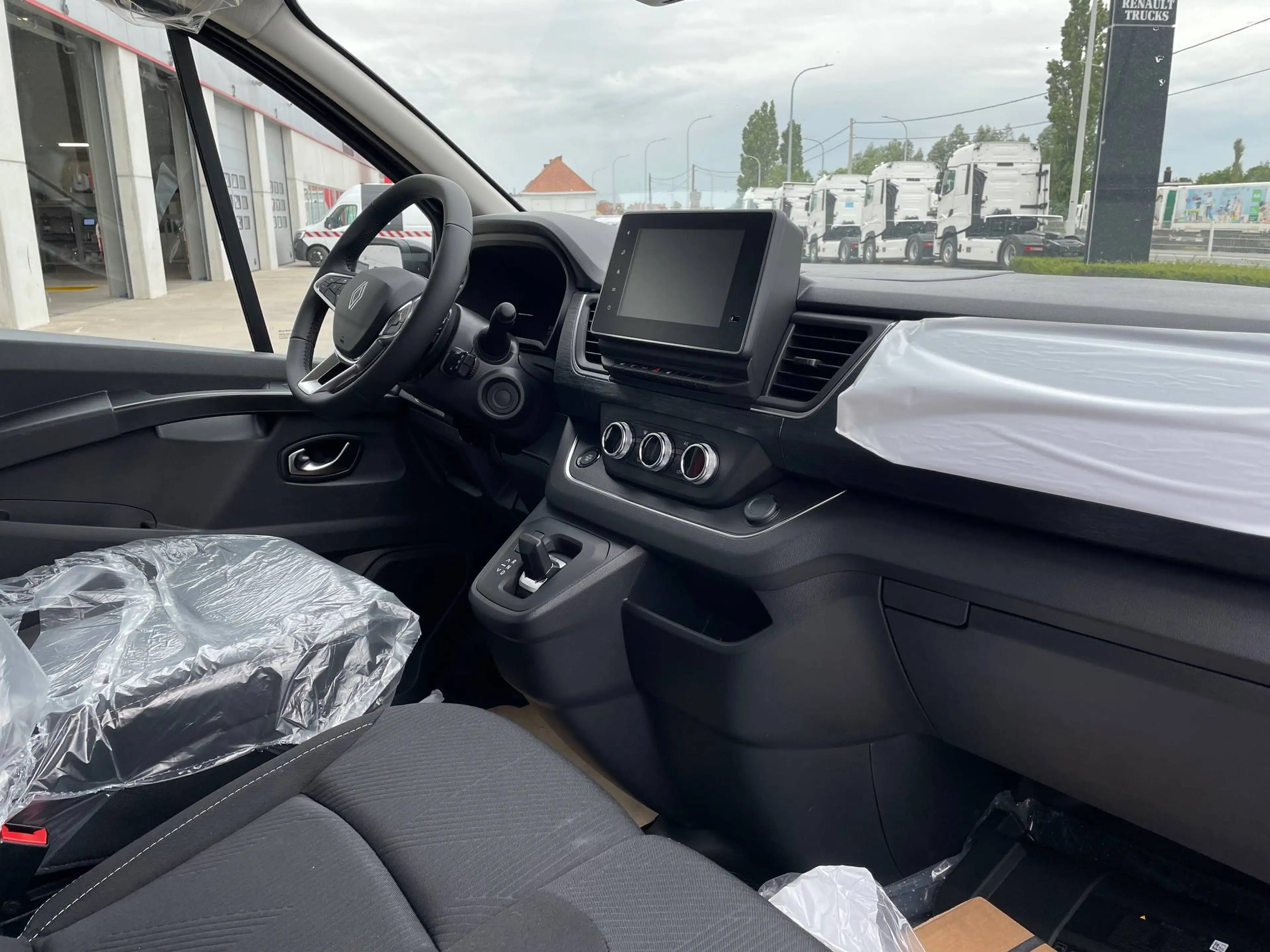 Renault Trafic Exclusive Van Crew L2H1 — photo 7