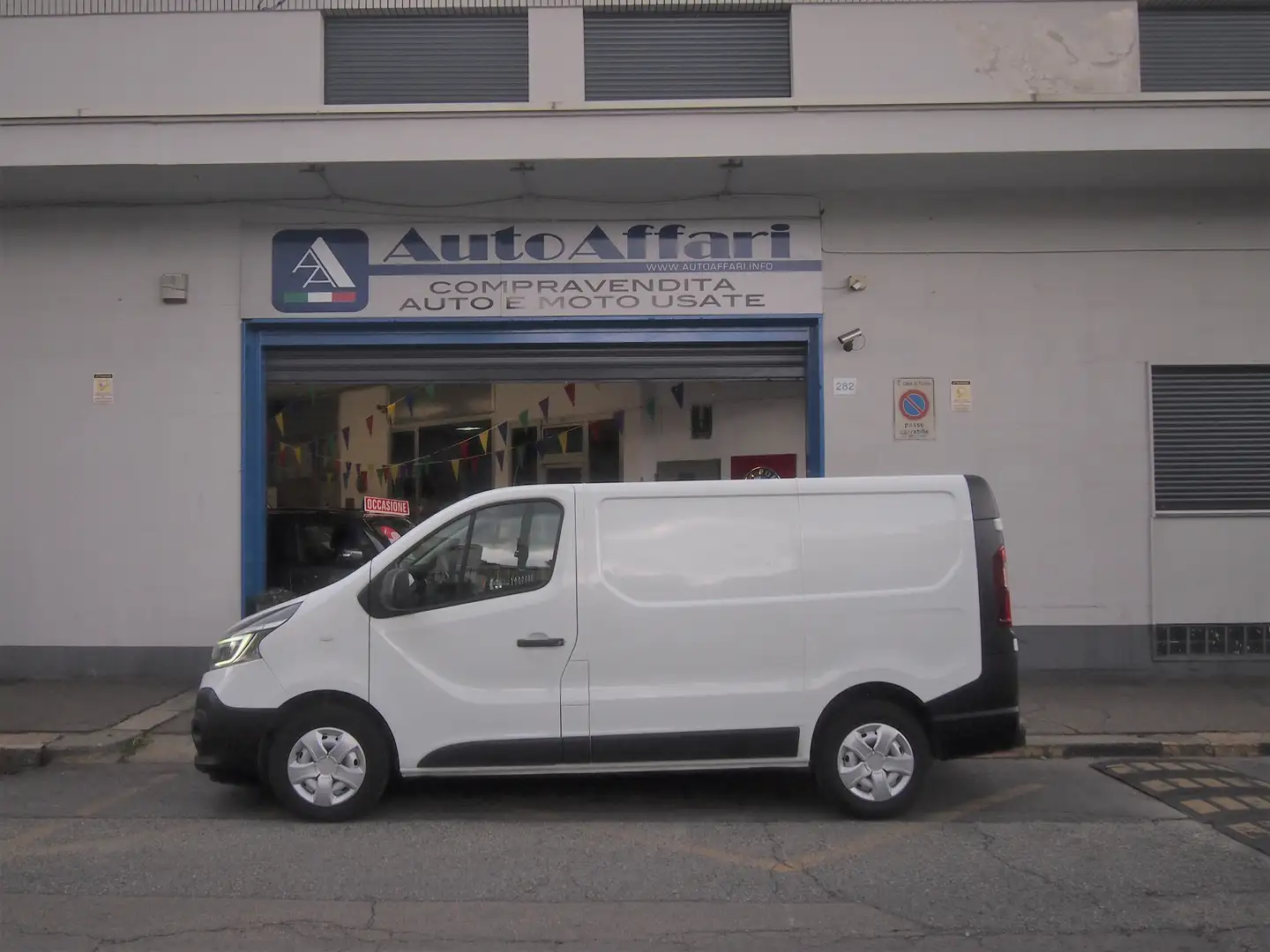 Renault Trafic 2.0DCI 120CV LED EURO6D Weiß - 2
