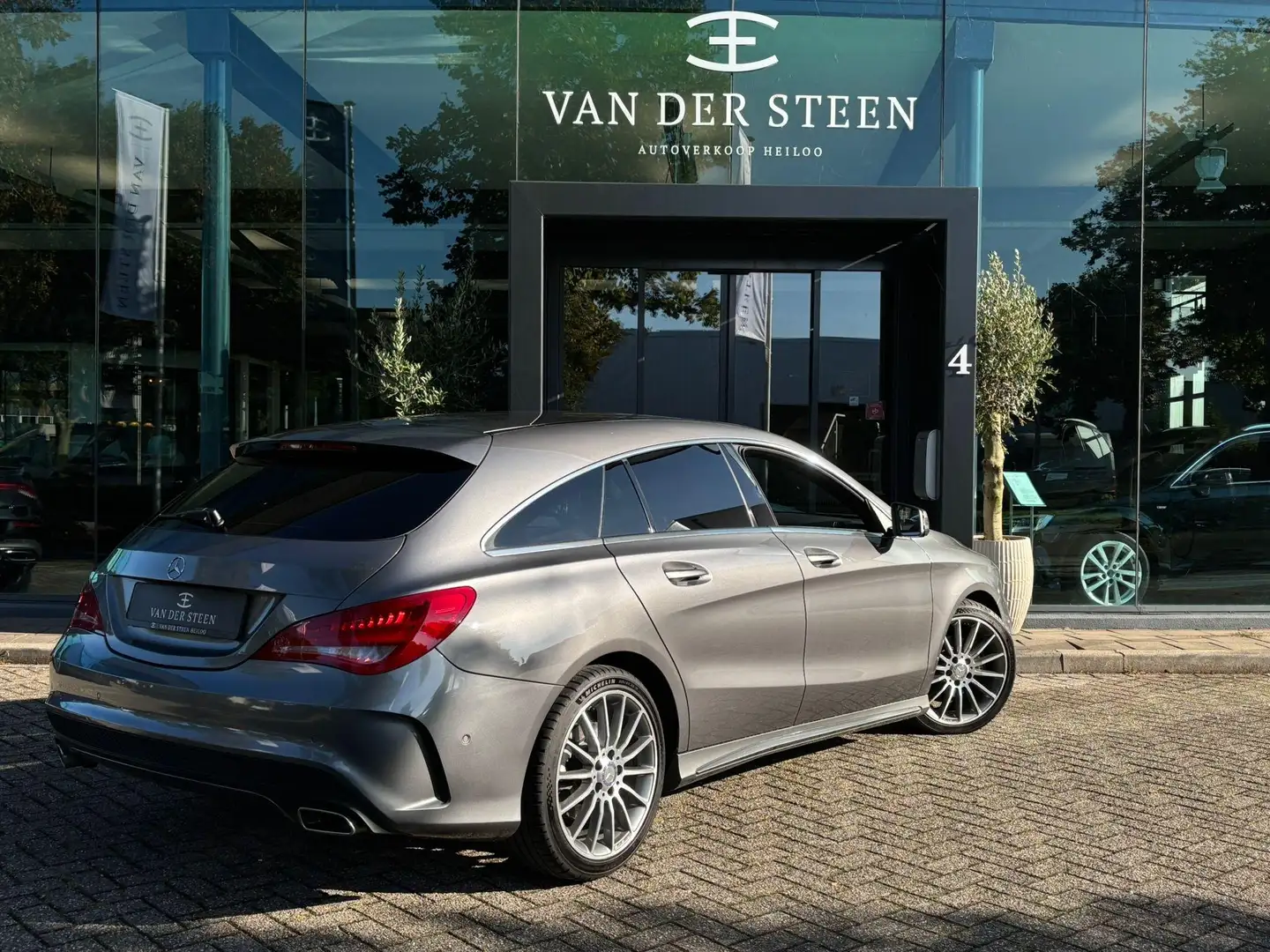 Mercedes-Benz CLA 180 Shooting Brake Prestige (175PK) amg Line | Stoelve Gris - 2