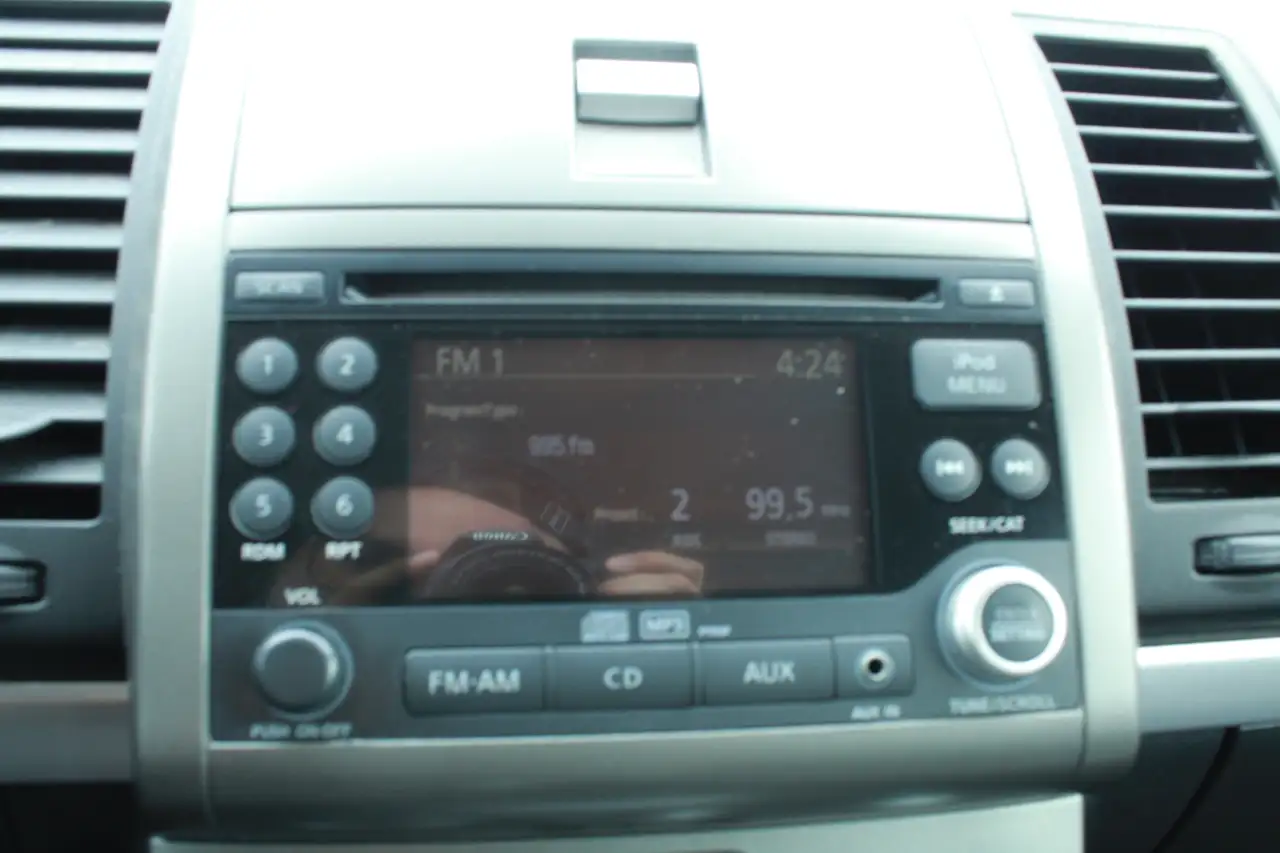 Nissan Sentra снимка Nissan Sentra