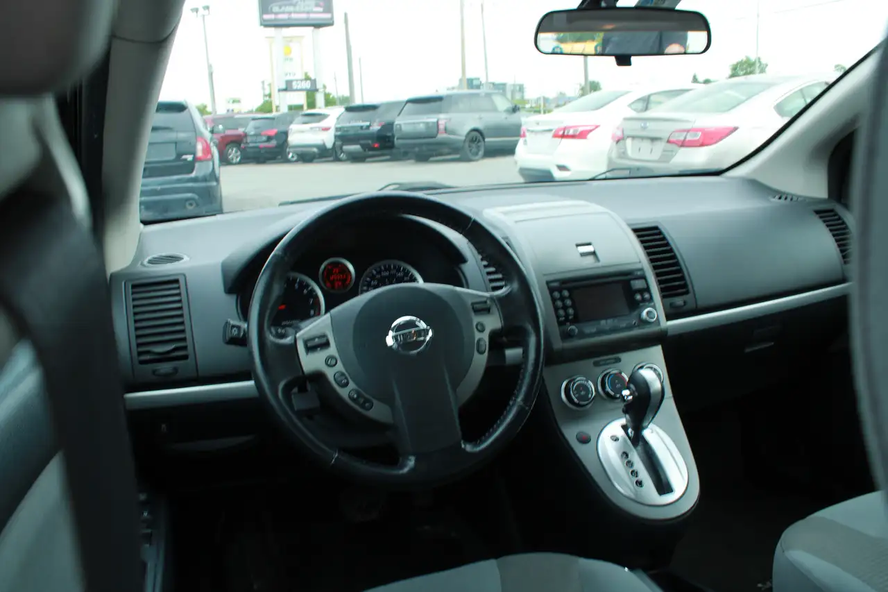 Nissan Sentra снимка Nissan Sentra