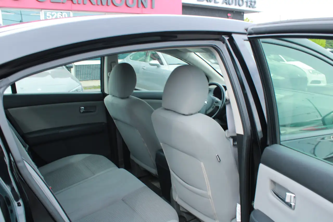 Nissan Sentra снимка Nissan Sentra