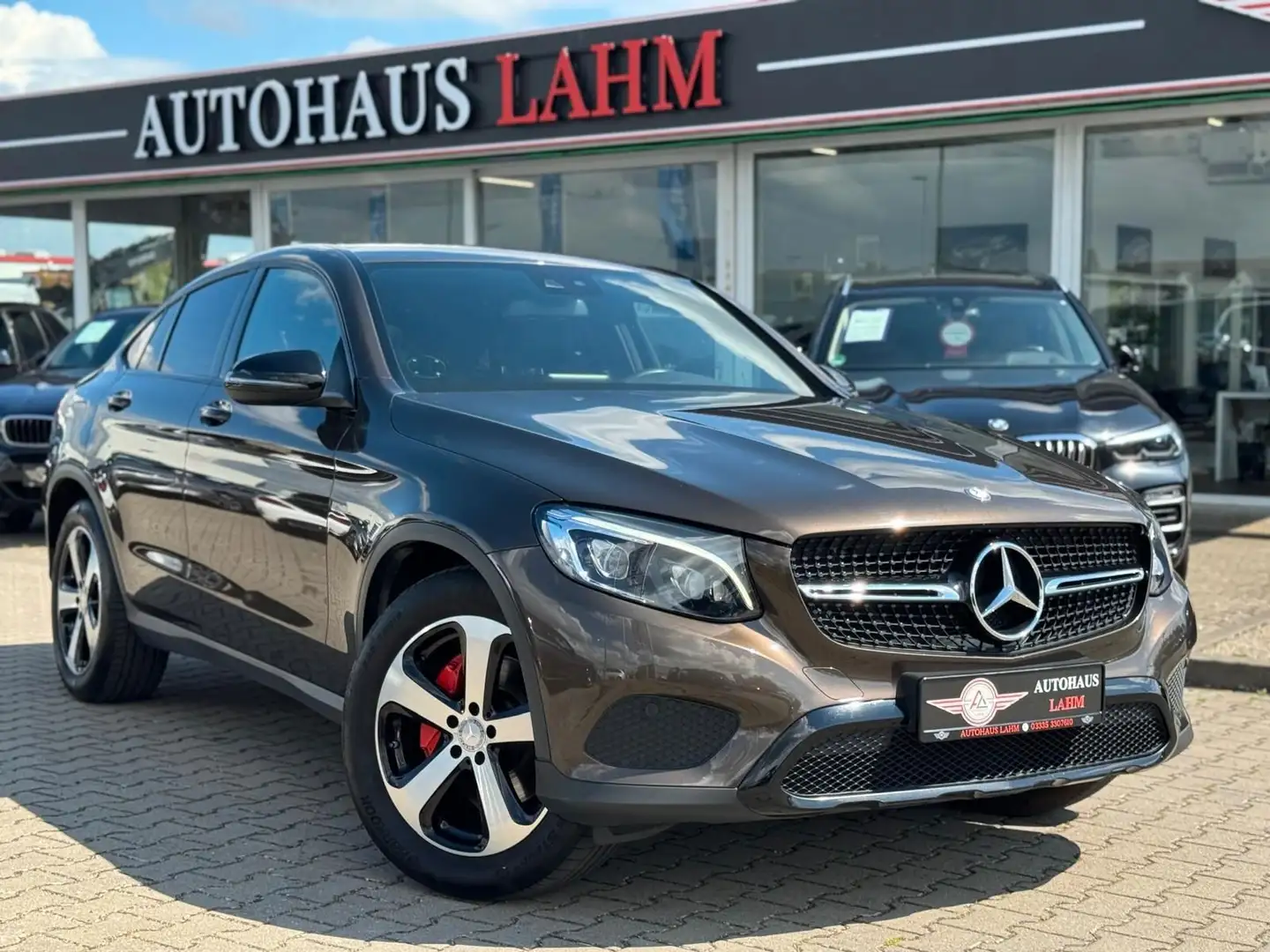Mercedes-Benz GLC 220 D 4Matic 9G-TRONIC Coupe*AHK*KAMERA*NAVI* Hnědá - 1