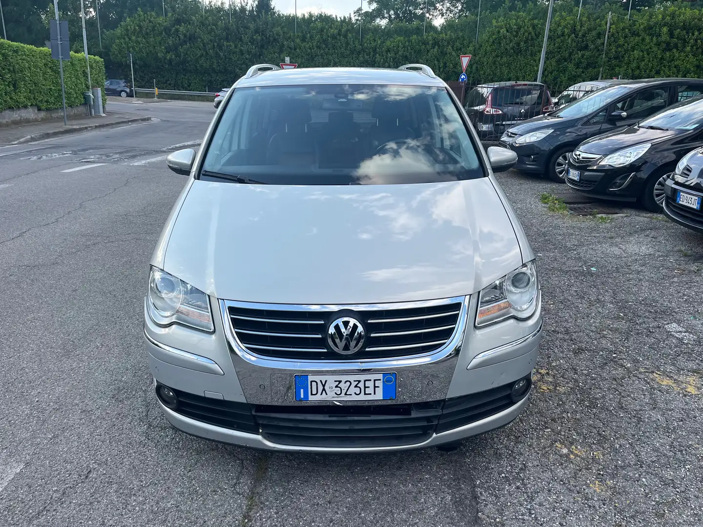 Volkswagen Touran 2.0TDI/140CV/Euro4 con FAP/7Posti/unico prop. Grigio - 1