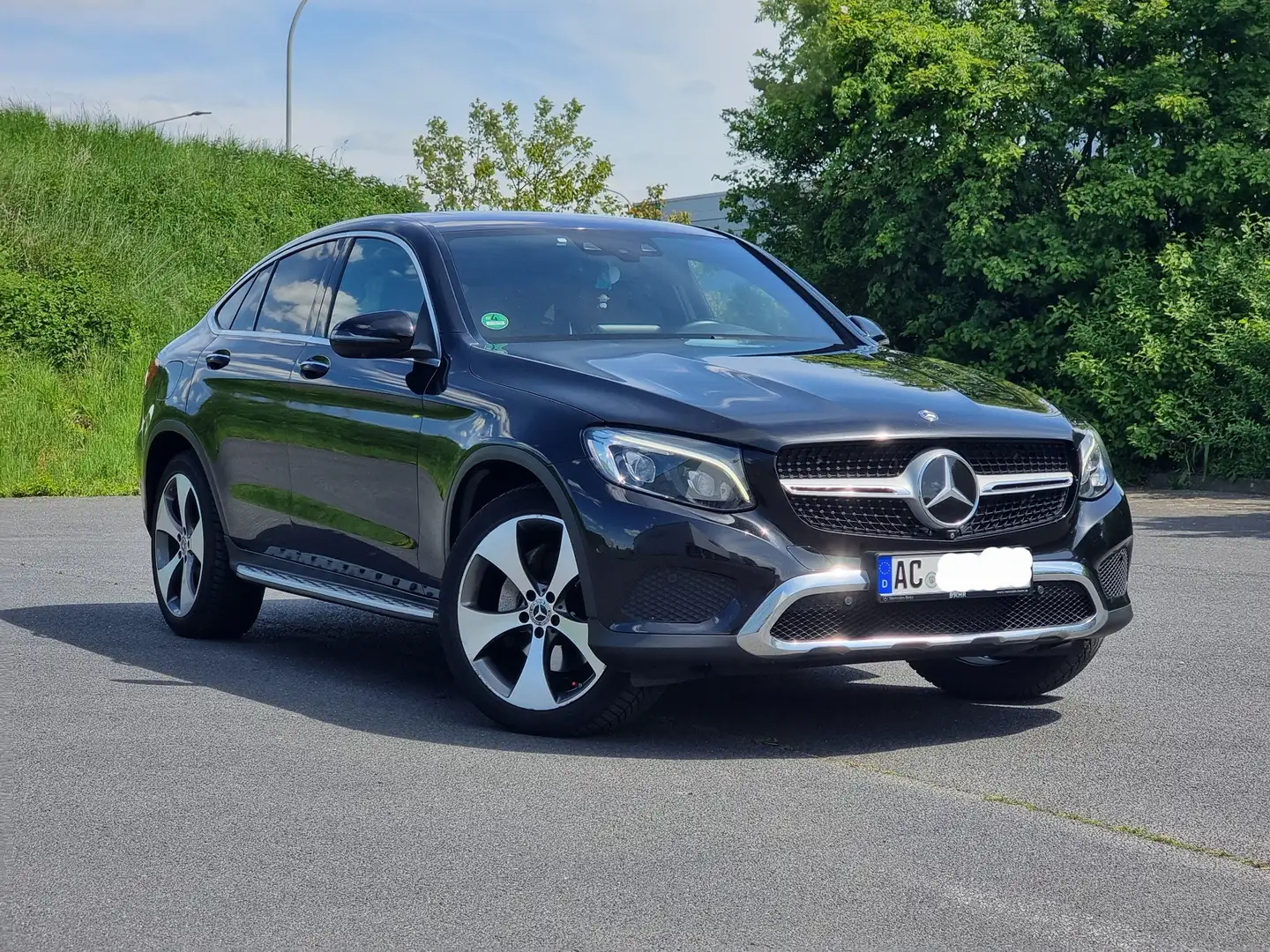 Mercedes-Benz GLC 250 d Coupe 4Matic 9G-TRONIC 360° Pano Schwarz - 1