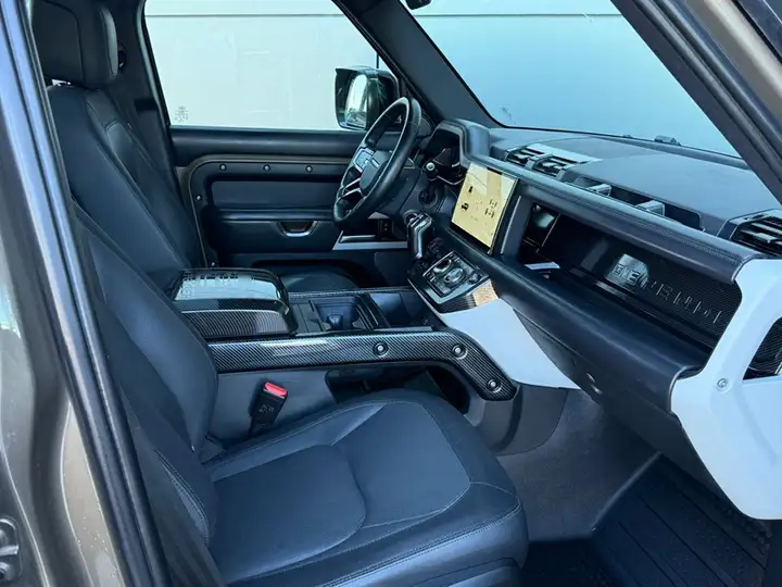 Land Rover Defender 2022, foto 3