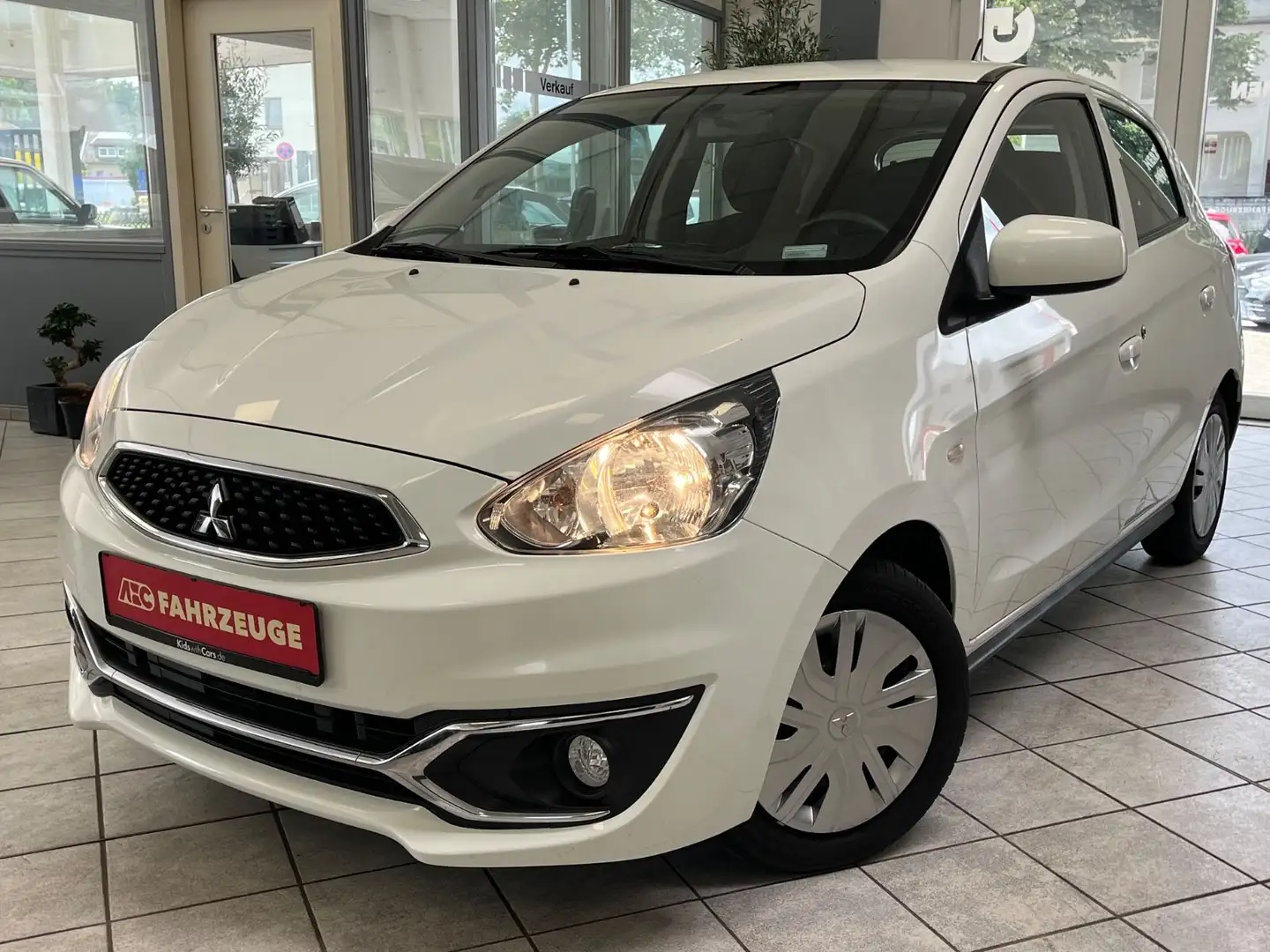 Mitsubishi Space Star Diamant Edition 1.HAND / TÜV NEU / Wit - 1