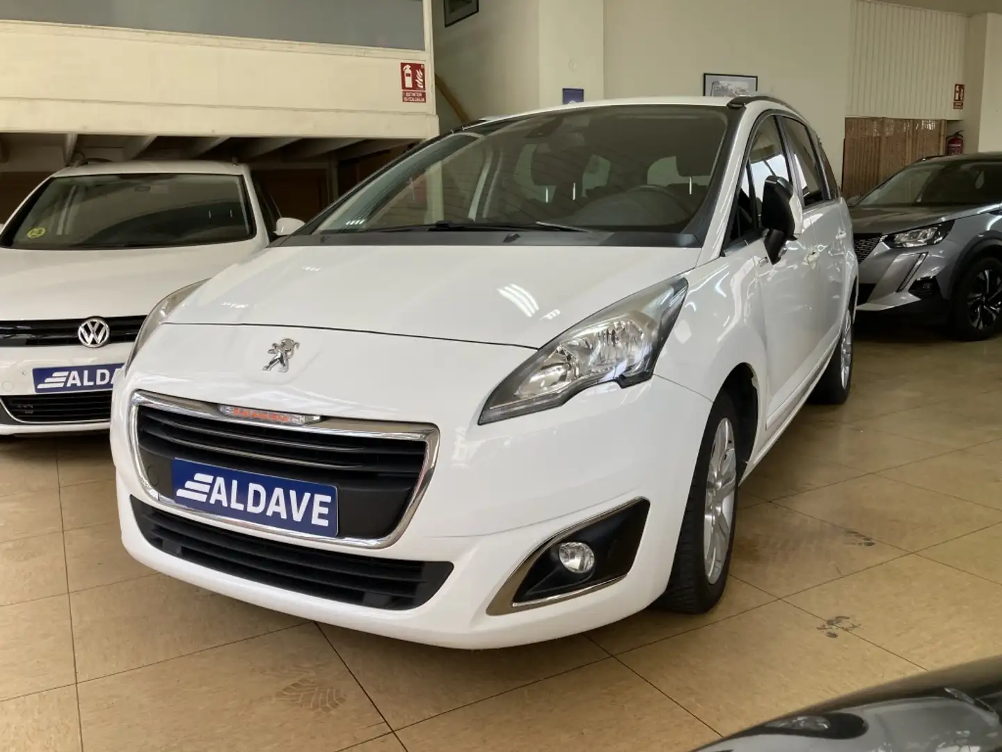 Peugeot 5008 1.6 BlueHDi Style 7 pl. 120 Fehér - 1