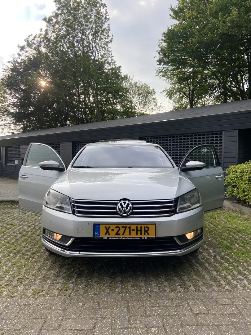 Volkswagen Passat 1.4 TSI Highl. BlM. Grijs - 1