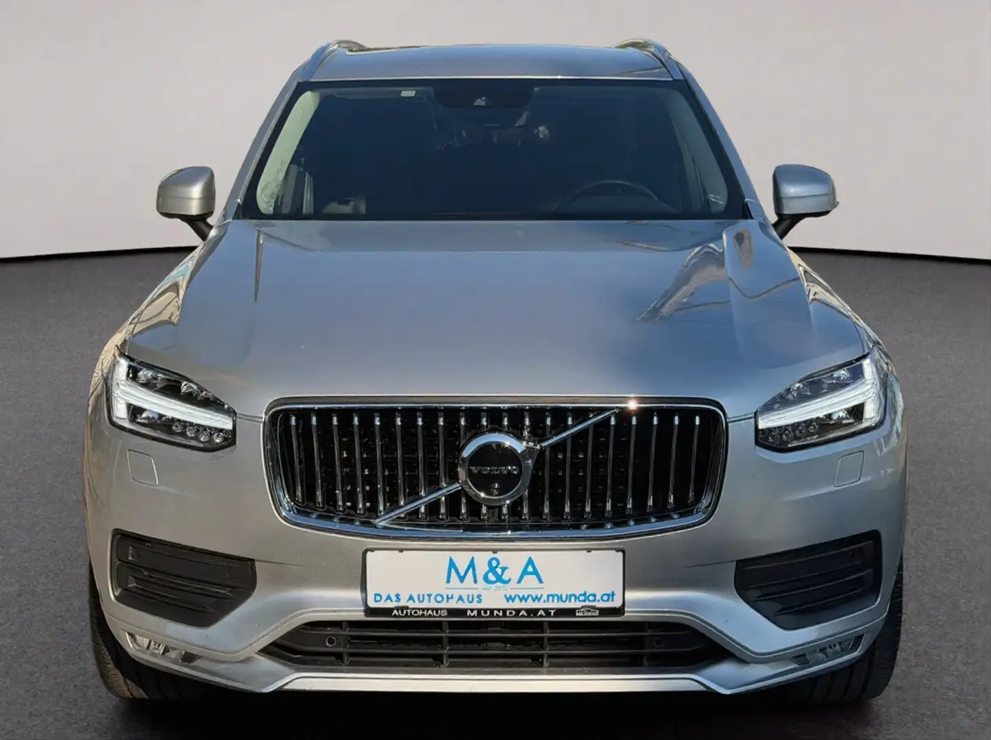Volvo XC90 2.0d B5 Business AWD/Erstb./39.580km/Garantie Silber - 2