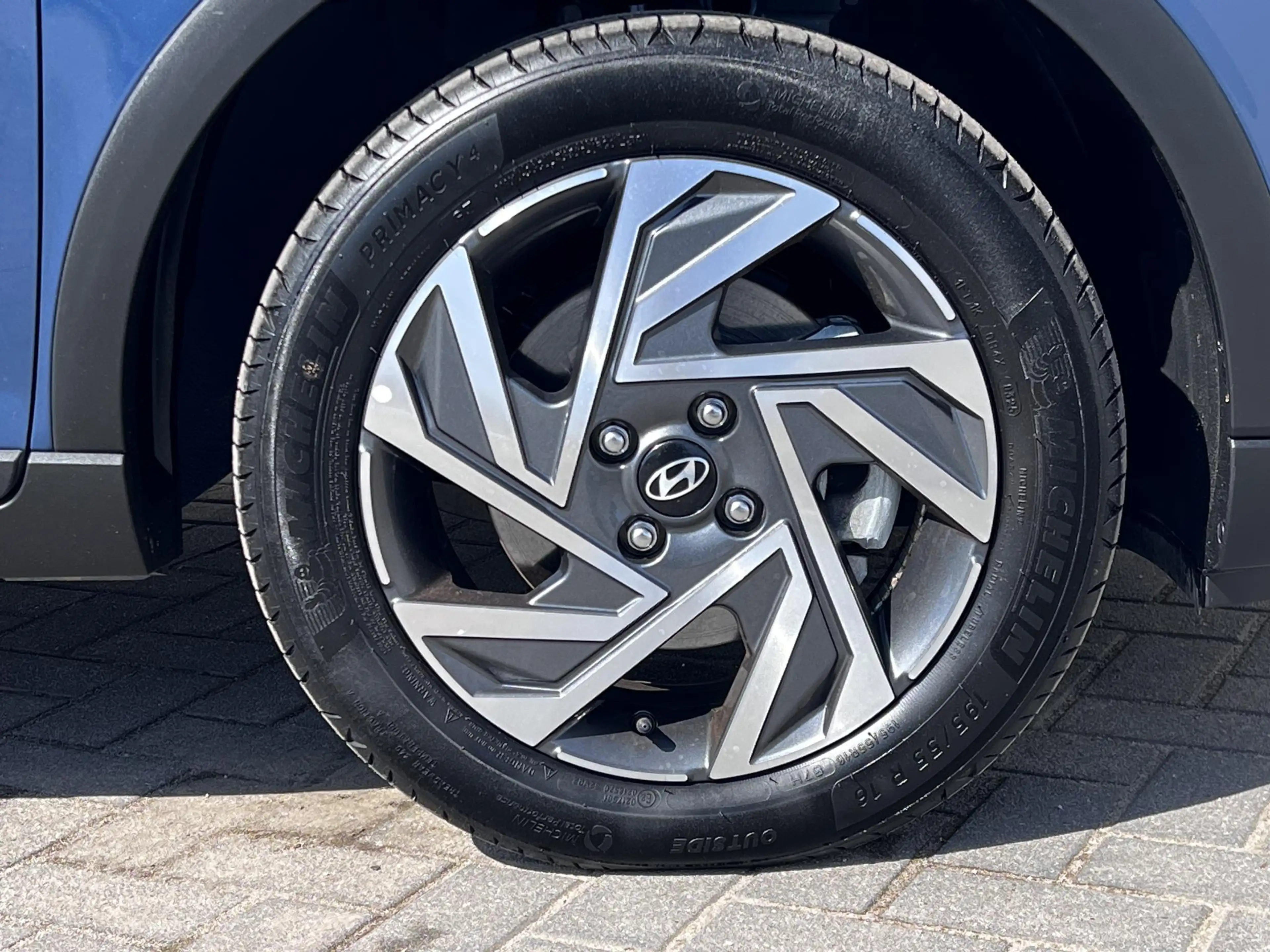 Hyundai BAYON 1.0 T-GDI Comfort / Dealer onderhouden / Navigatie — photo 35