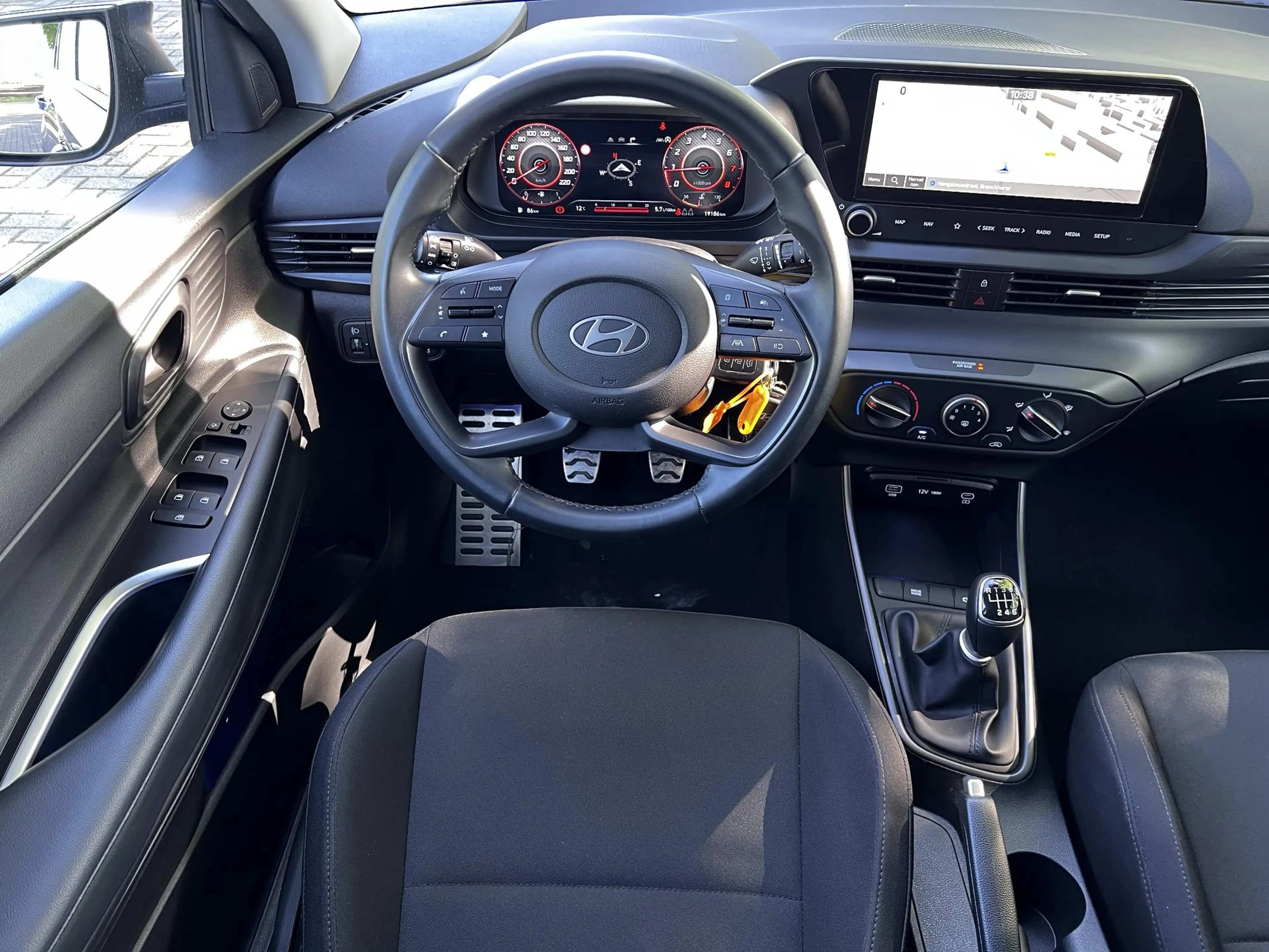 Hyundai BAYON 1.0 T-GDI Comfort / Dealer onderhouden / Navigatie — photo 29
