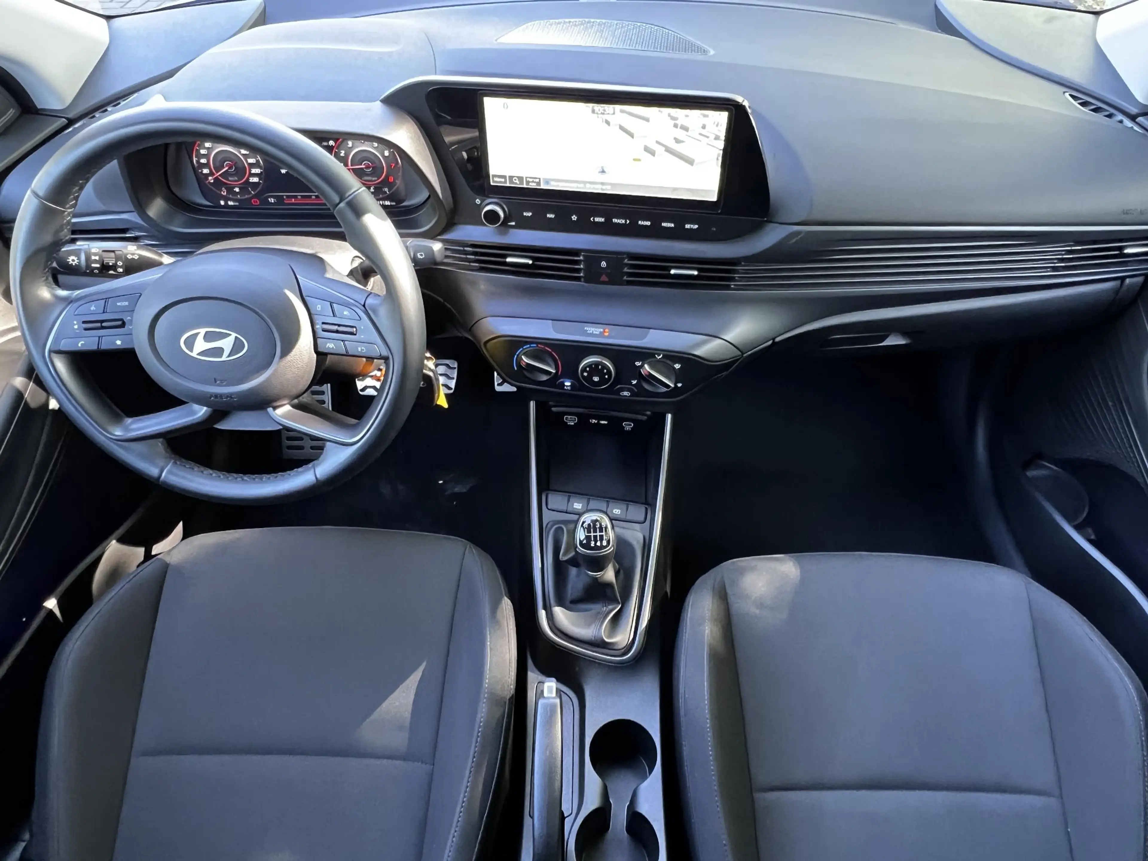 Hyundai BAYON 1.0 T-GDI Comfort / Dealer onderhouden / Navigatie — photo 2
