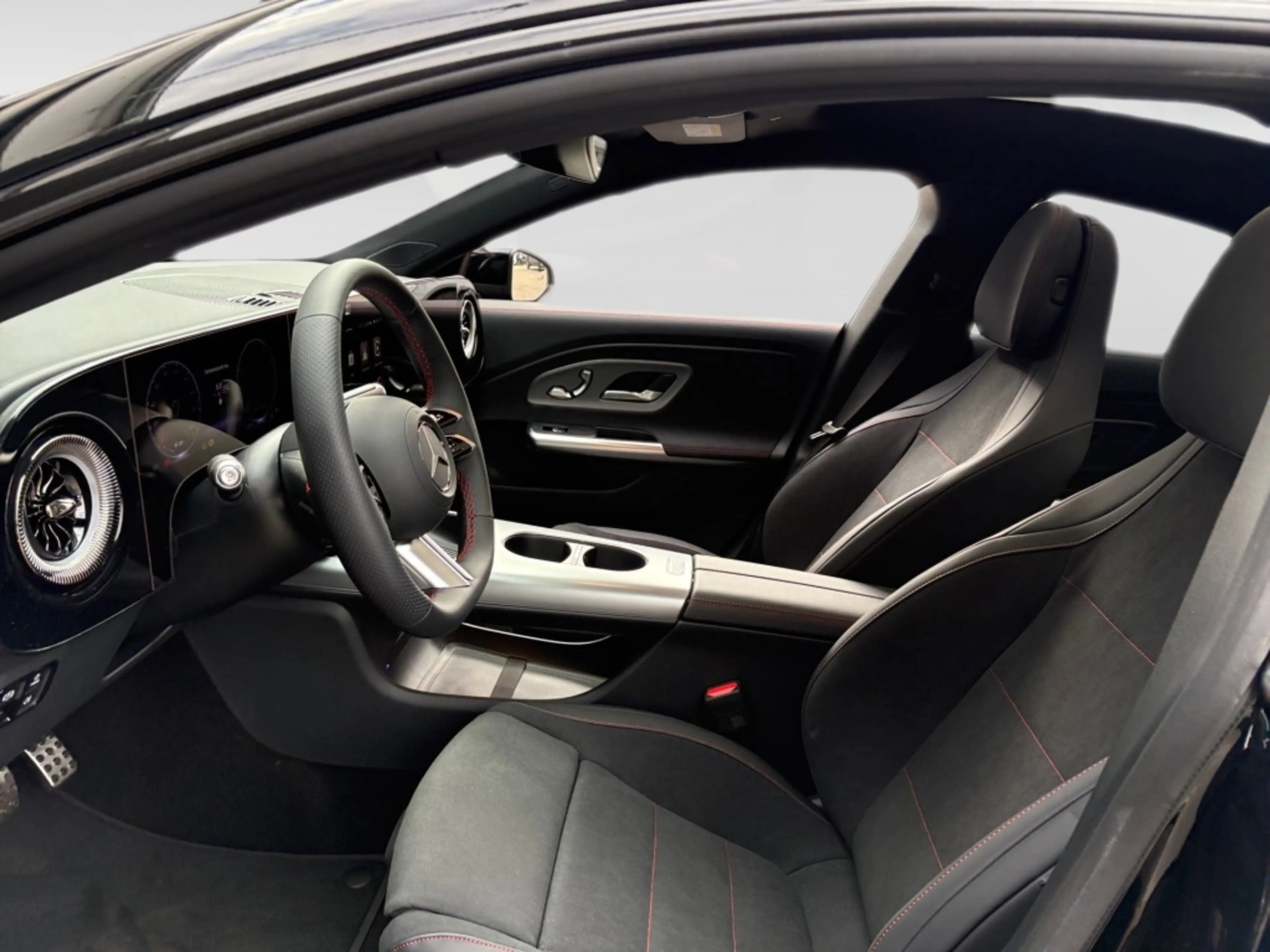 Mercedes-Benz CLA 200 4M AMG-Line+Night+Pano+DISTRONIC+KEYLESS — photo 11