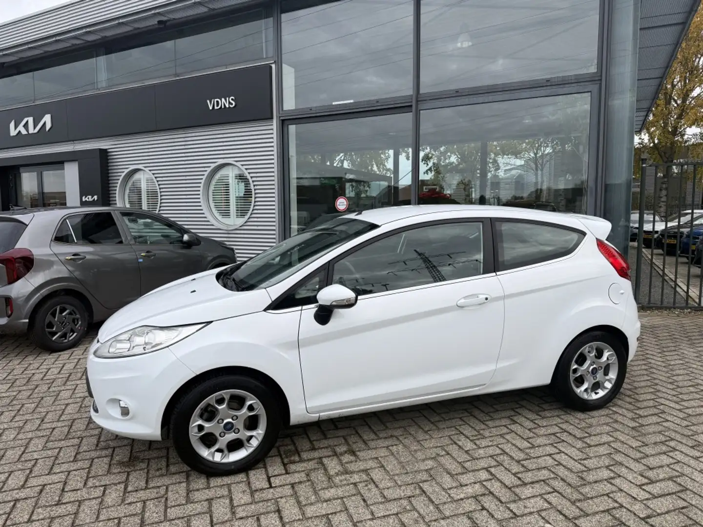 Ford Fiesta 1.25 Titanium Wit - 2