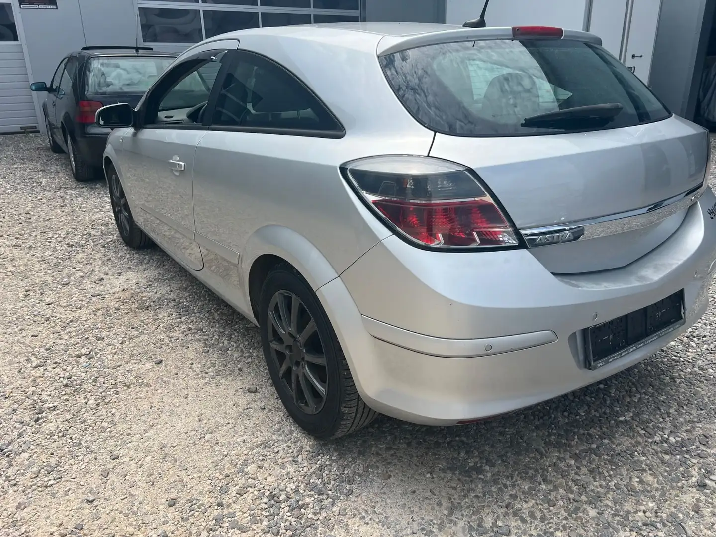 Opel Astra H GTC Navi Silber - 2