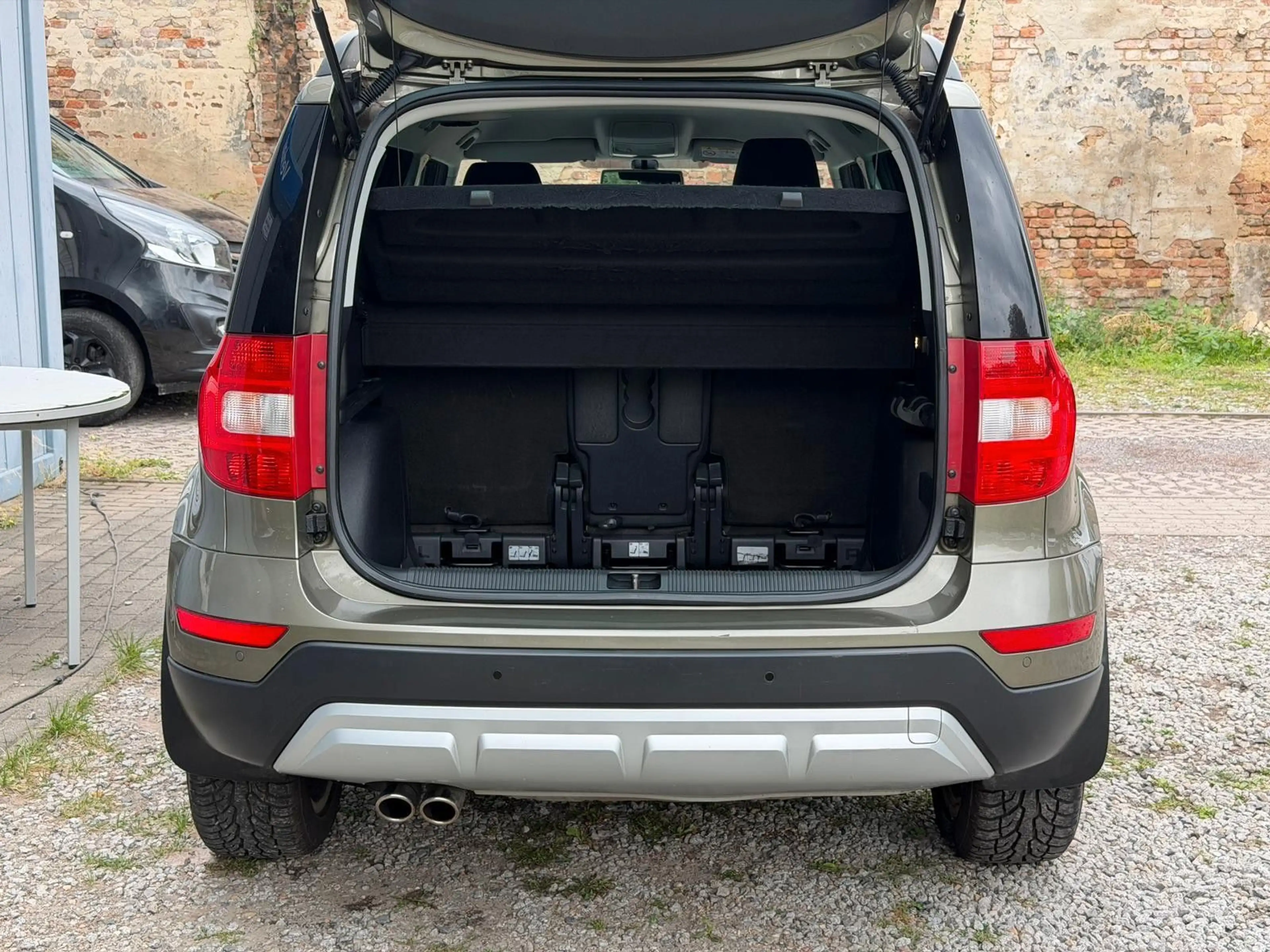 Skoda Yeti 1.4 TSI DSG Ambition Outdoor*TÜV neu*Temp — photo 11