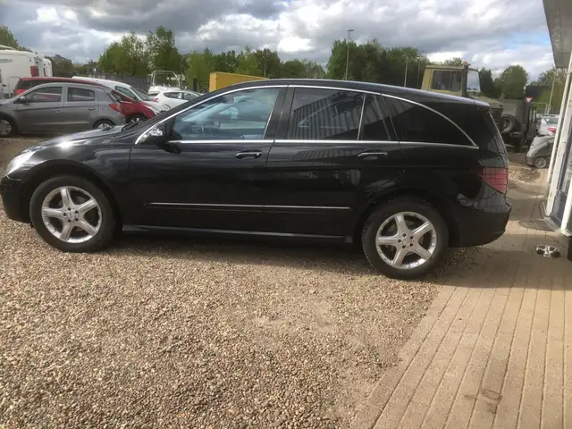 Mercedes-Benz R-Class view 5