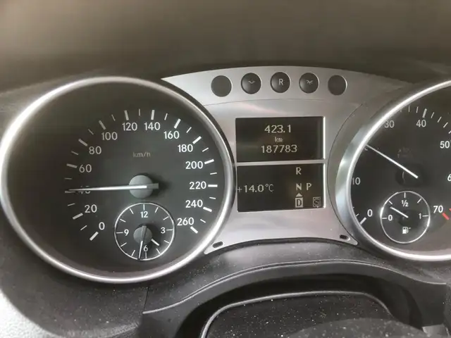 Mercedes-Benz R-Class view 6