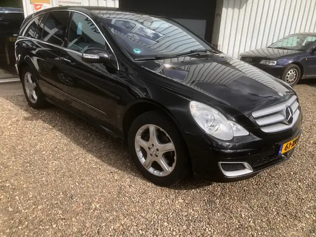 Mercedes-Benz R-Class view 12