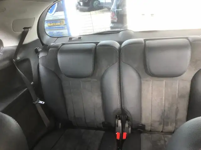 Mercedes-Benz R-Class view 10