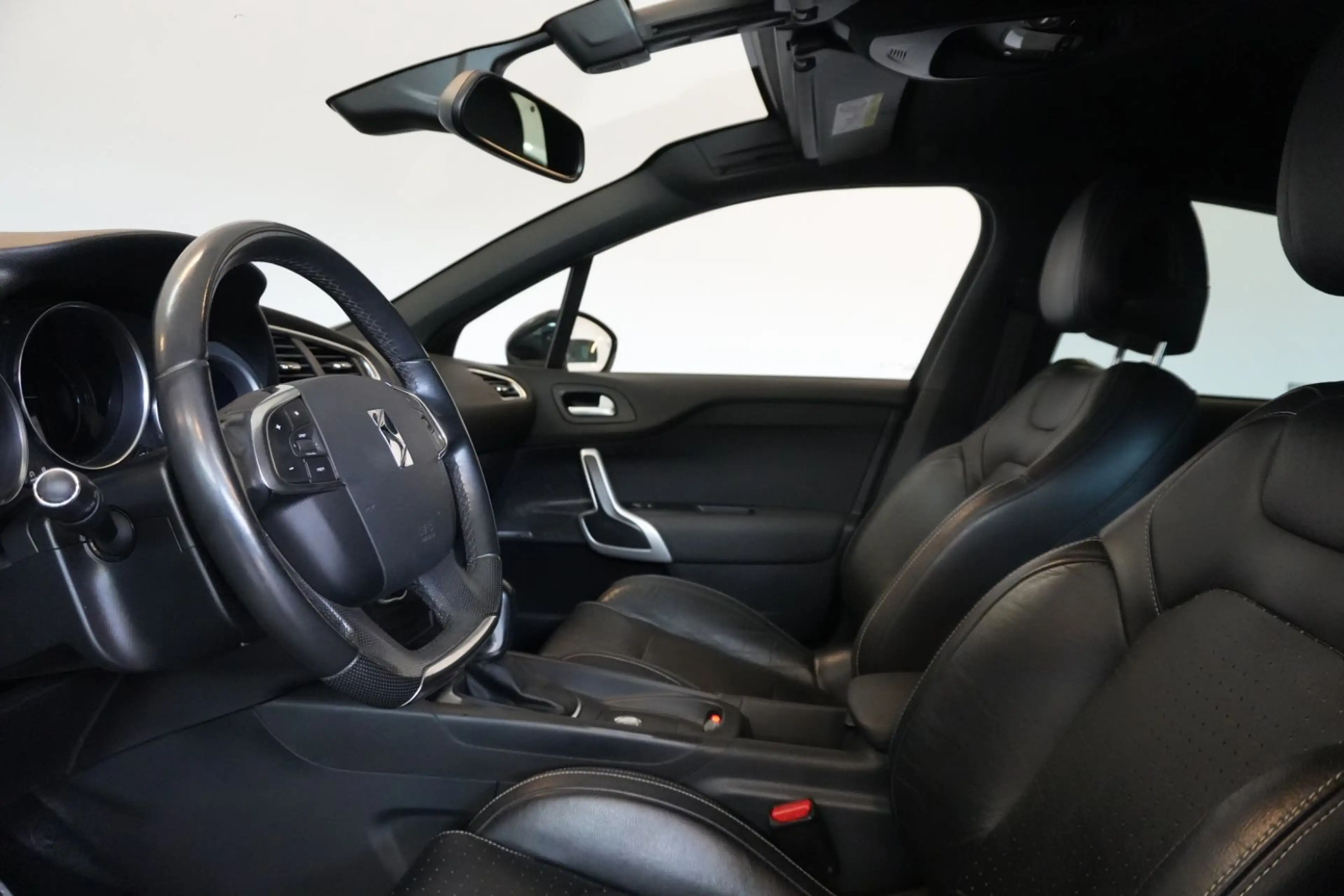 DS Automobiles DS 4 Crossback 2.0 Blue-HDi PDC Stz — photo 9