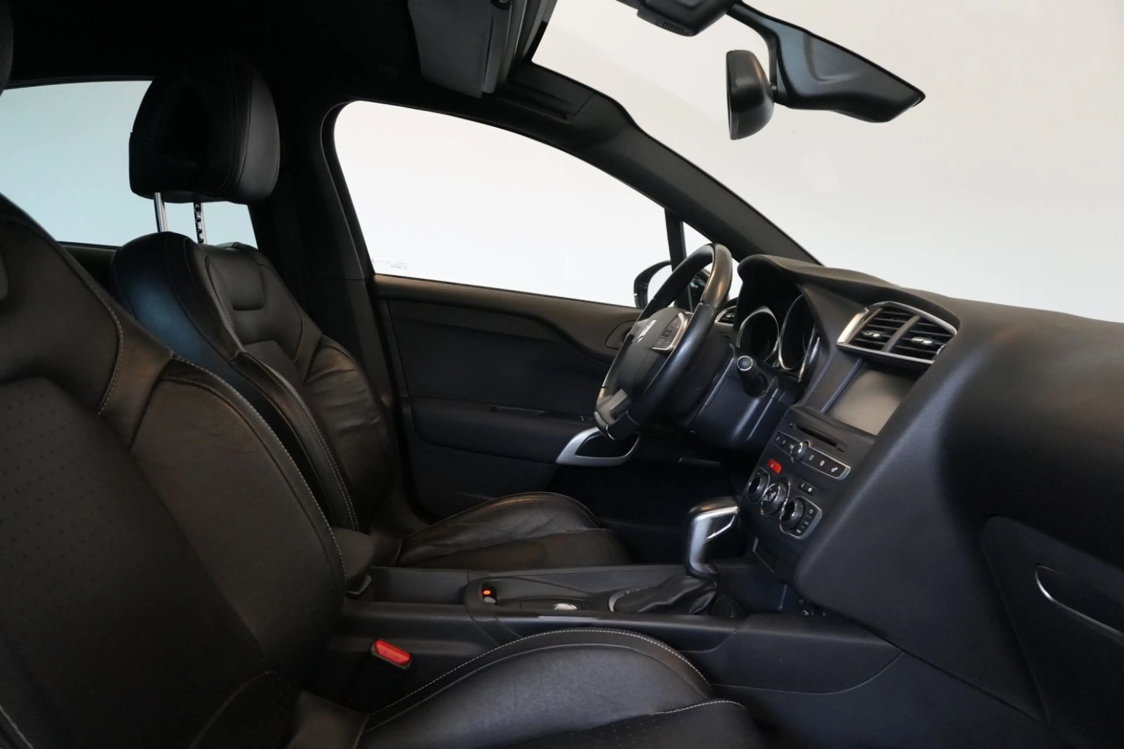 DS Automobiles DS 4 Crossback 2.0 Blue-HDi PDC Stz — photo 15