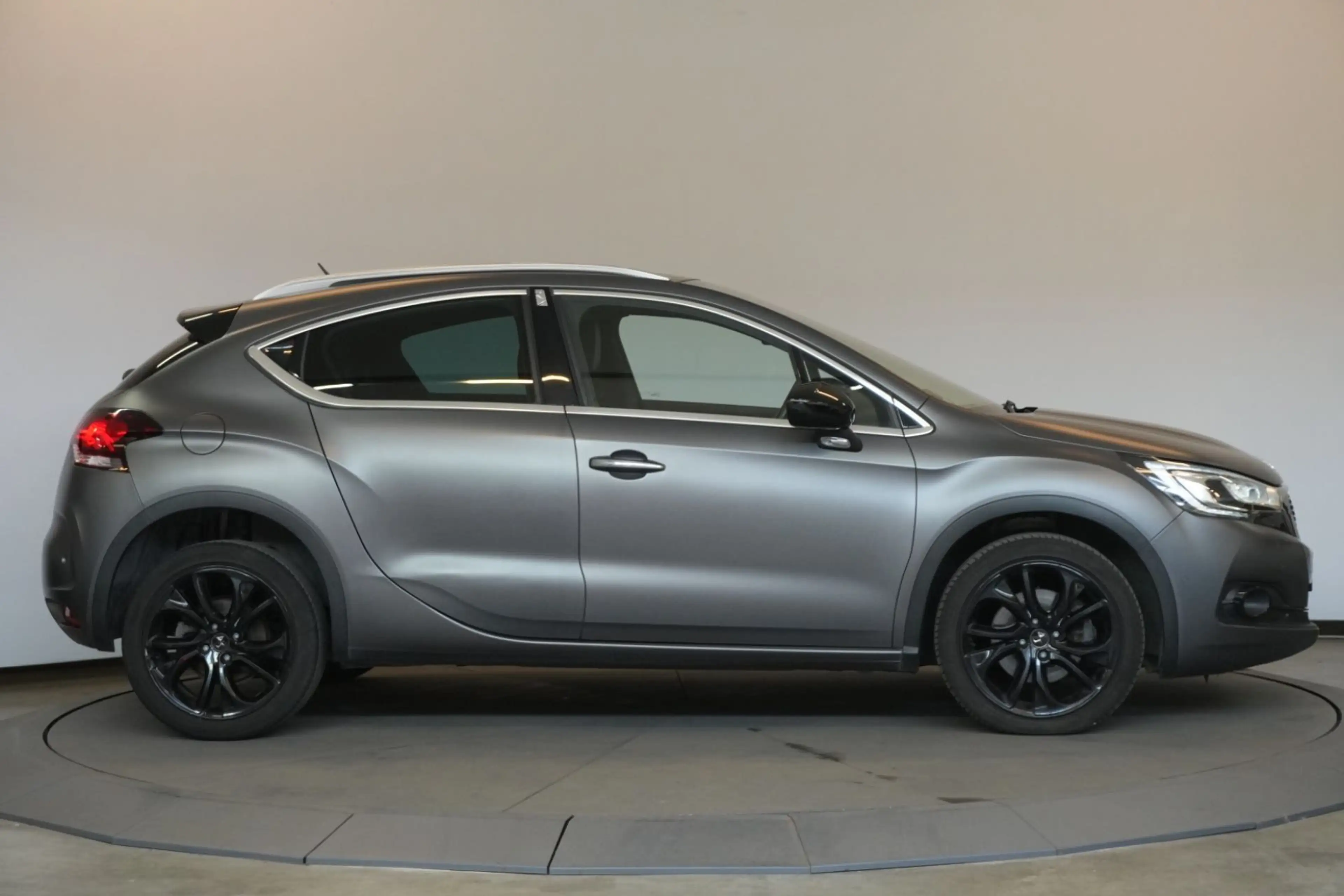 DS Automobiles DS 4 Crossback 2.0 Blue-HDi PDC Stz — photo 6